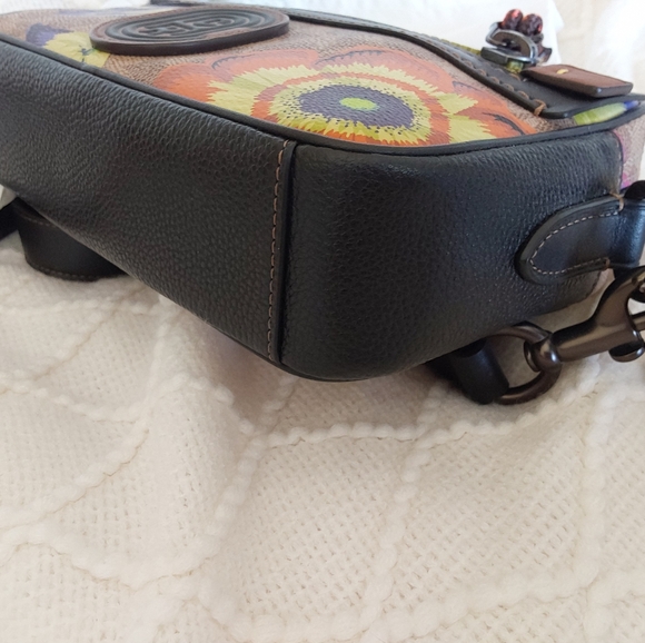Coach Floral Patterned Crossbody Bag - Picture 8 of 16